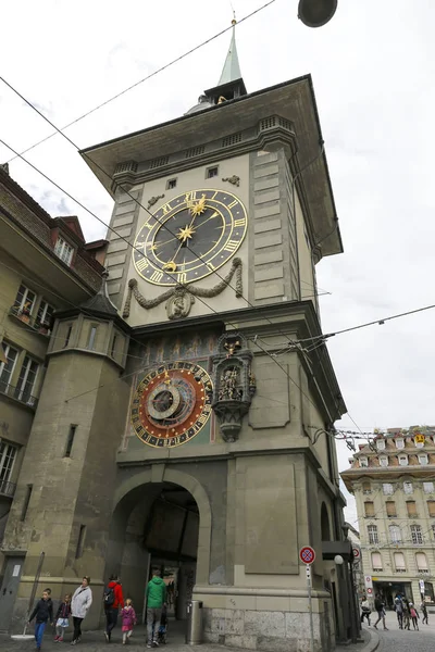 Věž s hodinami v městě Bern — Stock fotografie