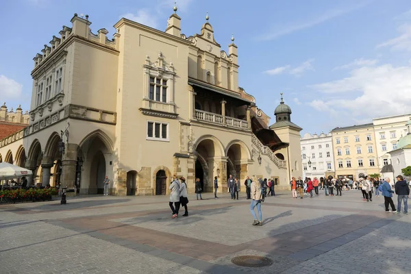 Paño Hall en la plaza principal del mercado en Cracovia —  Fotos de Stock