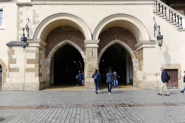 Cancello d'ingresso al Salone del Tessuto di Cracovia — Foto Stock