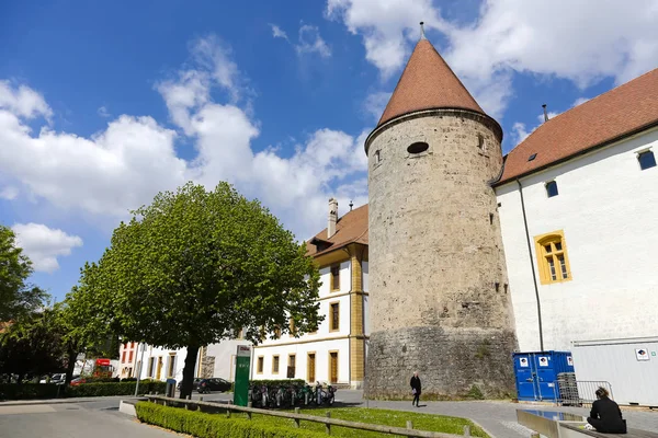 Massiver Turm der Burg von Yverdon — Stockfoto
