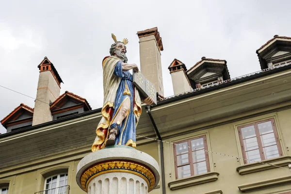 Rysunek na szczycie Moses fountain — Zdjęcie stockowe