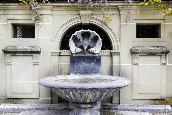 The historic fountain in the old town of Bern — Stock Photo, Image