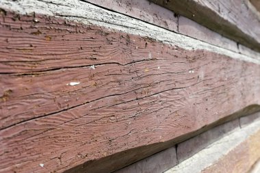 Eski ahşap kiriş duvara bir parçasıdır