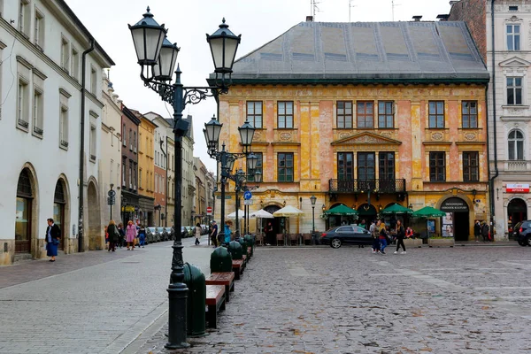 Edifício histórico com fachada decorativa — Fotografia de Stock