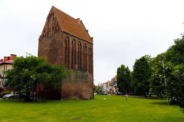 A torre de tijolos em Kolobrzeg — Fotografia de Stock