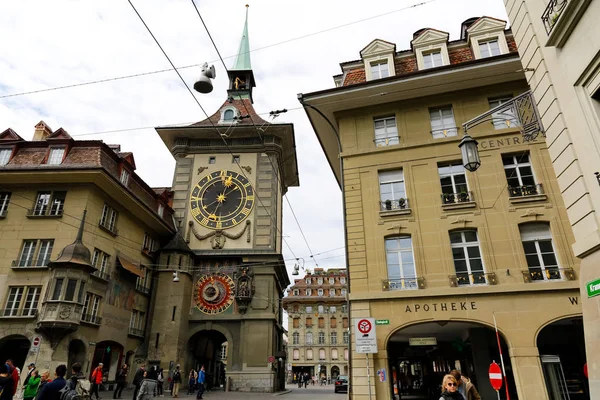 Hodinová věž s názvem Zytglogge v městě Bern — Stock fotografie