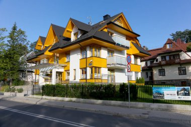 Modern geleneksel tarzı stilize bina