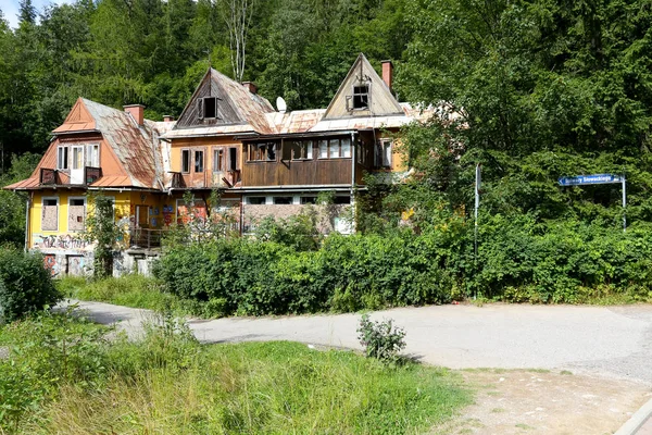 Zakopane 'deki terk edilmiş villa — Stok fotoğraf