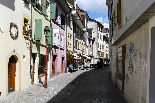 La calle estrecha en Yverdon —  Fotos de Stock