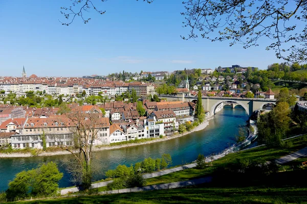 Tarafından Old Town Nehri Aare akar — Stok fotoğraf