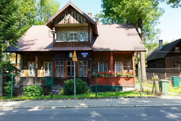 Trä stuga i Zakopane — Stockfoto