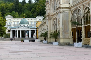 Colonnade kurşun yaylar Pavilion Cross için