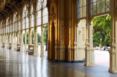 Neobaroque colonnade mesire 