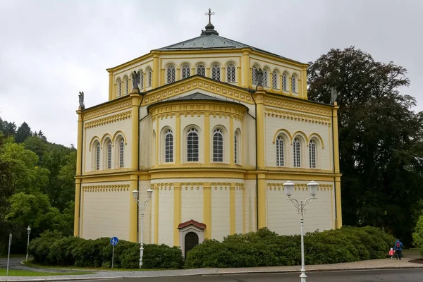 Veronderstelling kerk tijdens een bewolkte dag — Stockfoto