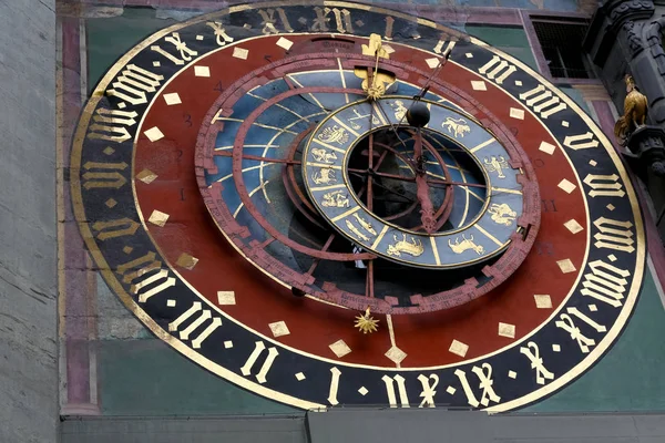 Astronomik saat kulesi Bern üzerinde
