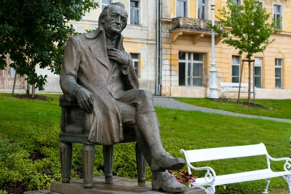 Johann Wolfgang Goethe standbeeld in Marianske Lazne — Stockfoto