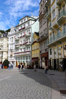 Kaplıca kenti ve onun renkli binalar