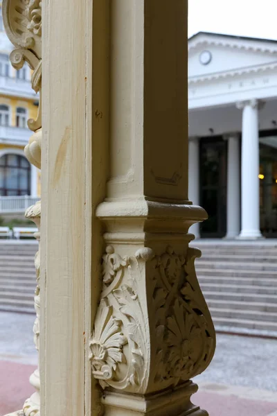 Decorative part of the pillar of the colonnade — Stock Photo, Image