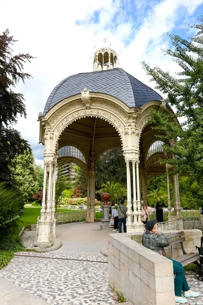 Jeden koniec kolumnada Park Park Dvořáka — Zdjęcie stockowe