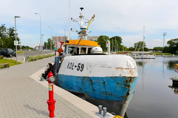 Steel bow of a fishing boat — Stock Photo, Image