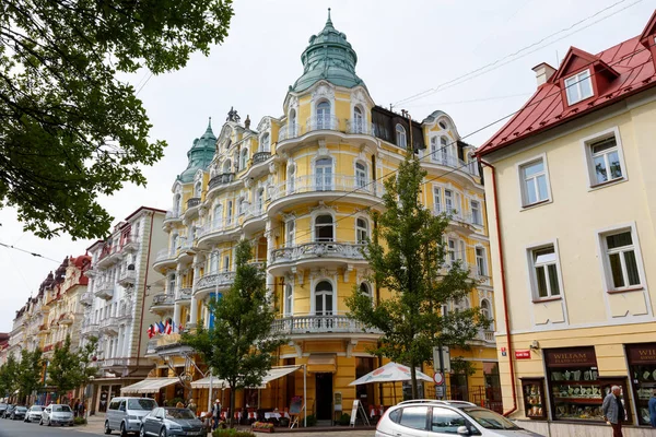 Hotel Bohemia, budynek przy ulicy — Zdjęcie stockowe