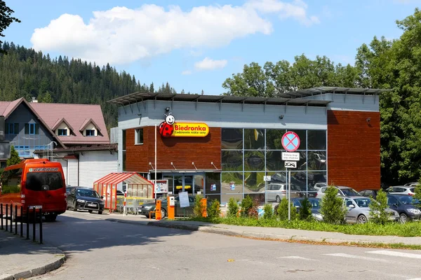 De gevel van de winkel genaamd Biedronka — Stockfoto