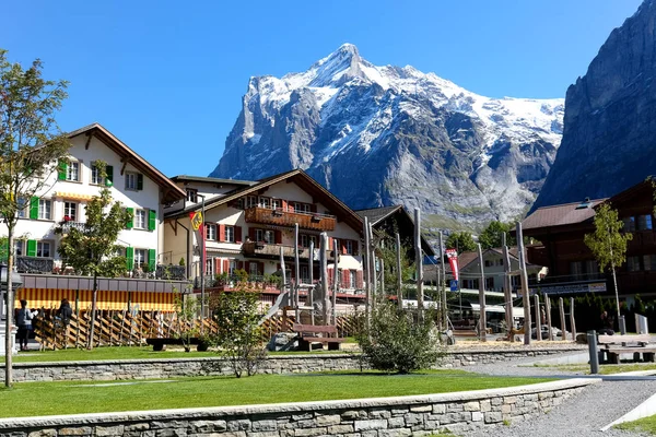 Yanında bir Konut Bahçesi