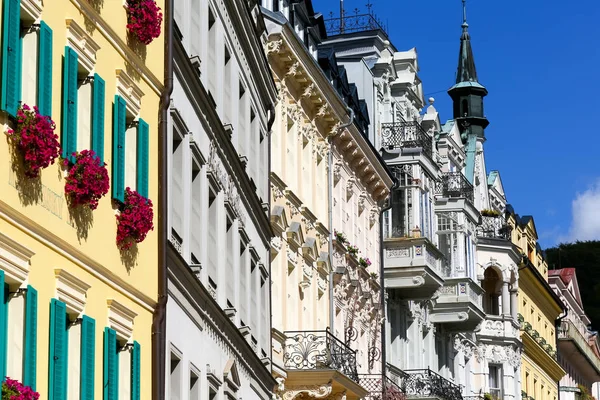 Karlovy Vary'da çeşitli cepheler — Stok fotoğraf