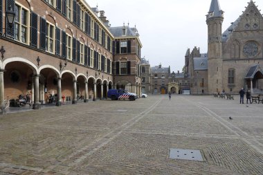 Binnenhof 'un iç avlusunun görüntüsü