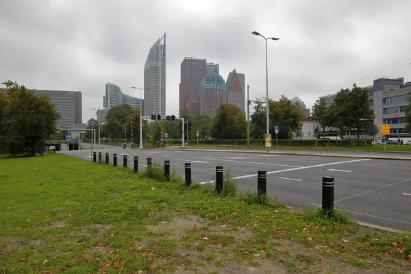 There are tall buildings in The Hague — Stock Photo, Image