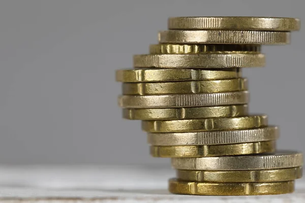 Montón de monedas de euro sobre fondo gris —  Fotos de Stock