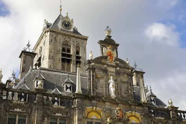 Parte superior del edificio histórico de Delft —  Fotos de Stock