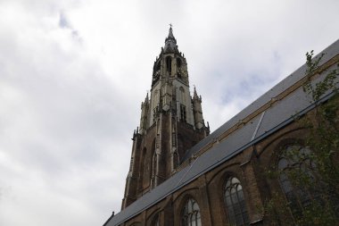 Kutsal tuğla mimarisi