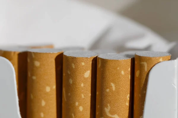 Cigaretta Egy Már Nem Teljes Dobozban Ezek Szűrős Cigaretták — Stock Fotó