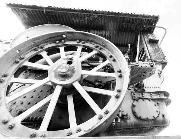 Vieux rouleau à vapeur avec moteur à vapeur — Photo