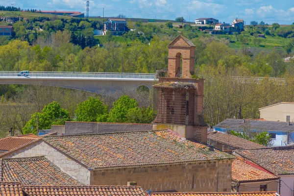 Chiesa edificio cattolico tipico del nord della Spagna — Foto Stock