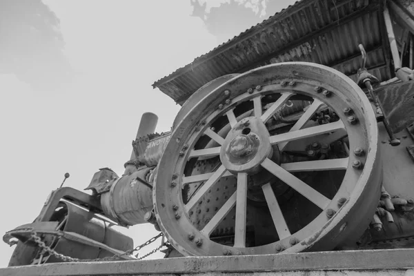 Vieux rouleau à vapeur avec moteur à vapeur — Photo