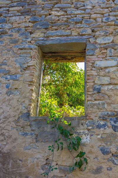 Aldeia abandonada nos Pirinéus, Janovas, Espanha — Fotografia de Stock