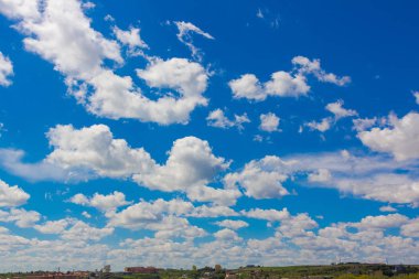 Bulut arka planda gökyüzü