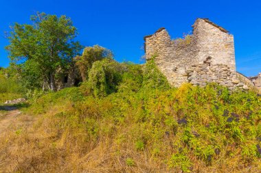 Terk edilmiş köy Pyrenees, Janovas, İspanya
