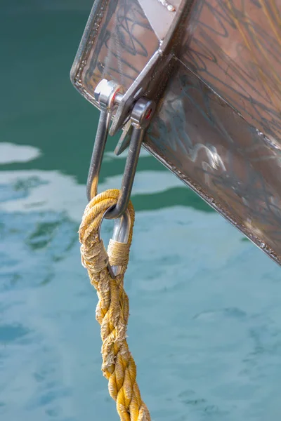 Ropes and moorings on fishing boats — Stock Photo, Image