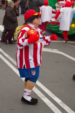 Madrid, İspanya - Şubat, 10: Karnaval şenlikleri gruplar o ile