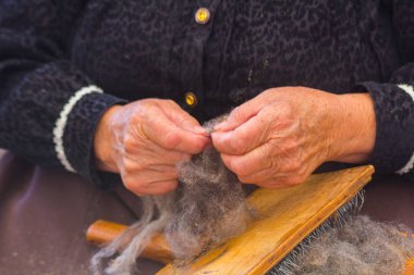 Ainsa 10 Eylül 2017: Kadınlar kartı yün antik dönemde ben olduğu gibi