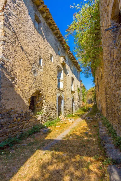 Villaggio abbandonato nei Pirenei, Janovas, Spagna — Foto Stock