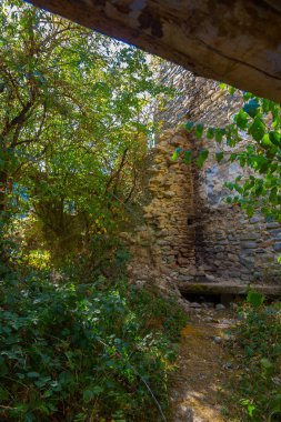 Terk edilmiş köy Pyrenees, Janovas, İspanya