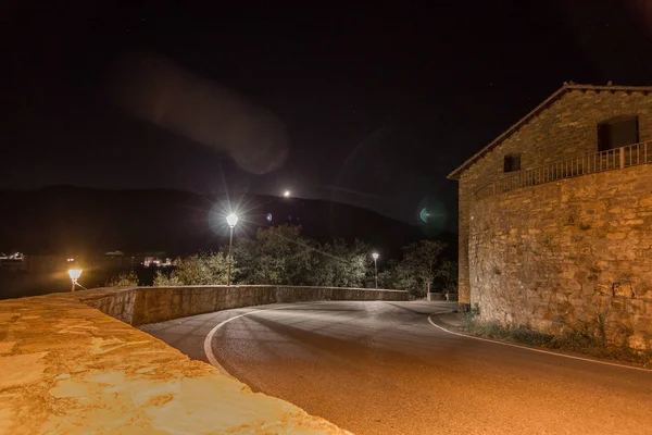 Aldeia medieval de Ainsa dos Pirinéus com pedra bonita hous — Fotografia de Stock