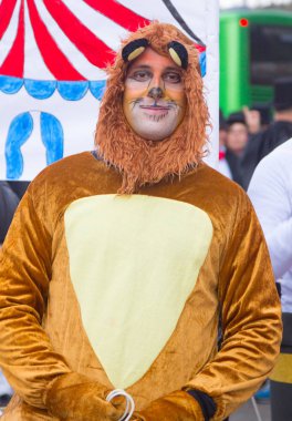 Madrid, İspanya - Şubat, 10: Karnaval şenlikleri gruplar o ile