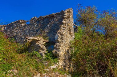 Terk edilmiş köy Pyrenees, Janovas, İspanya