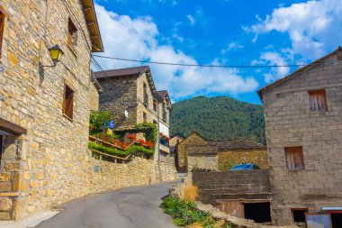Huesca, spai pyrenees köylerde yüksek dağ evleri