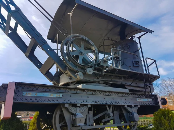 Vieille grue ferroviaire à vapeur — Photo